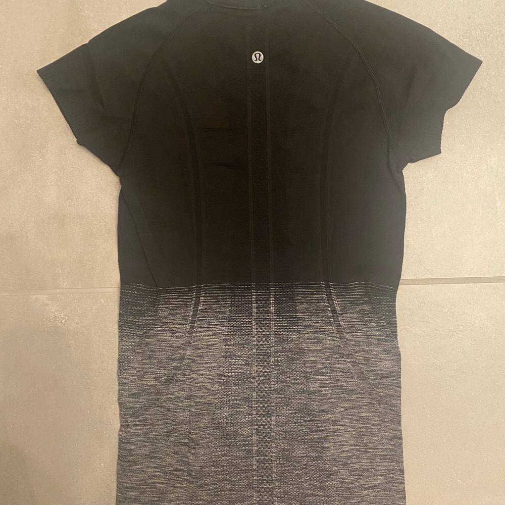 Lululemon swiftly tech short sleeve